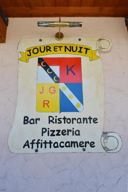 Affittacamere De Charme Jour Et Nuit Torgnon Ruang foto